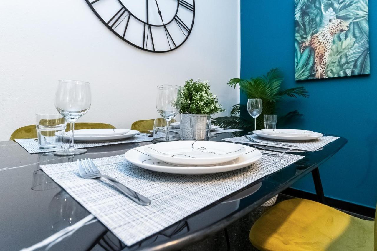 Immobirent - "Acquario" Luxury In Pieno Centro Lägenhet Genua Exteriör bild