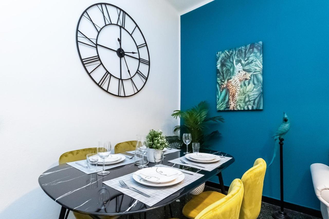 Immobirent - "Acquario" Luxury In Pieno Centro Lägenhet Genua Exteriör bild