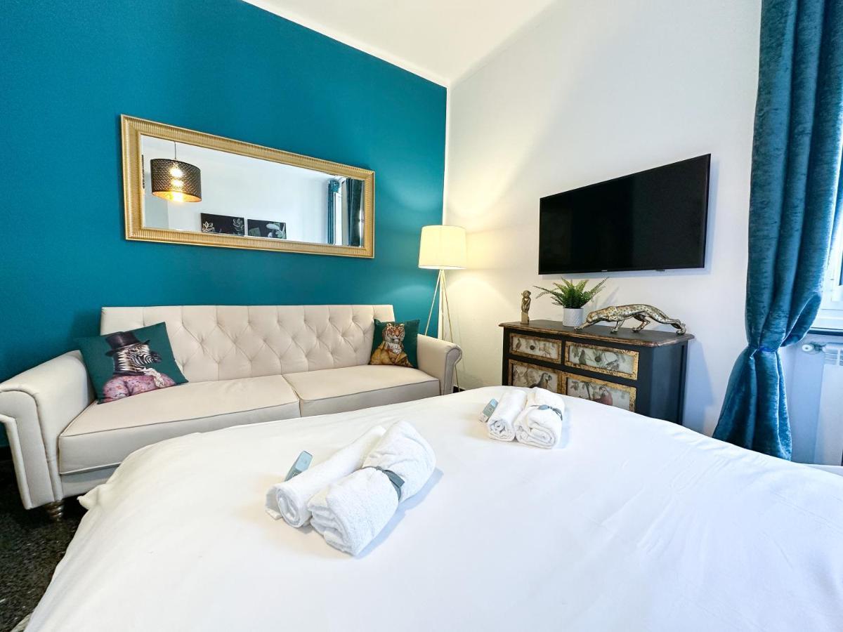Immobirent - "Acquario" Luxury In Pieno Centro Lägenhet Genua Exteriör bild
